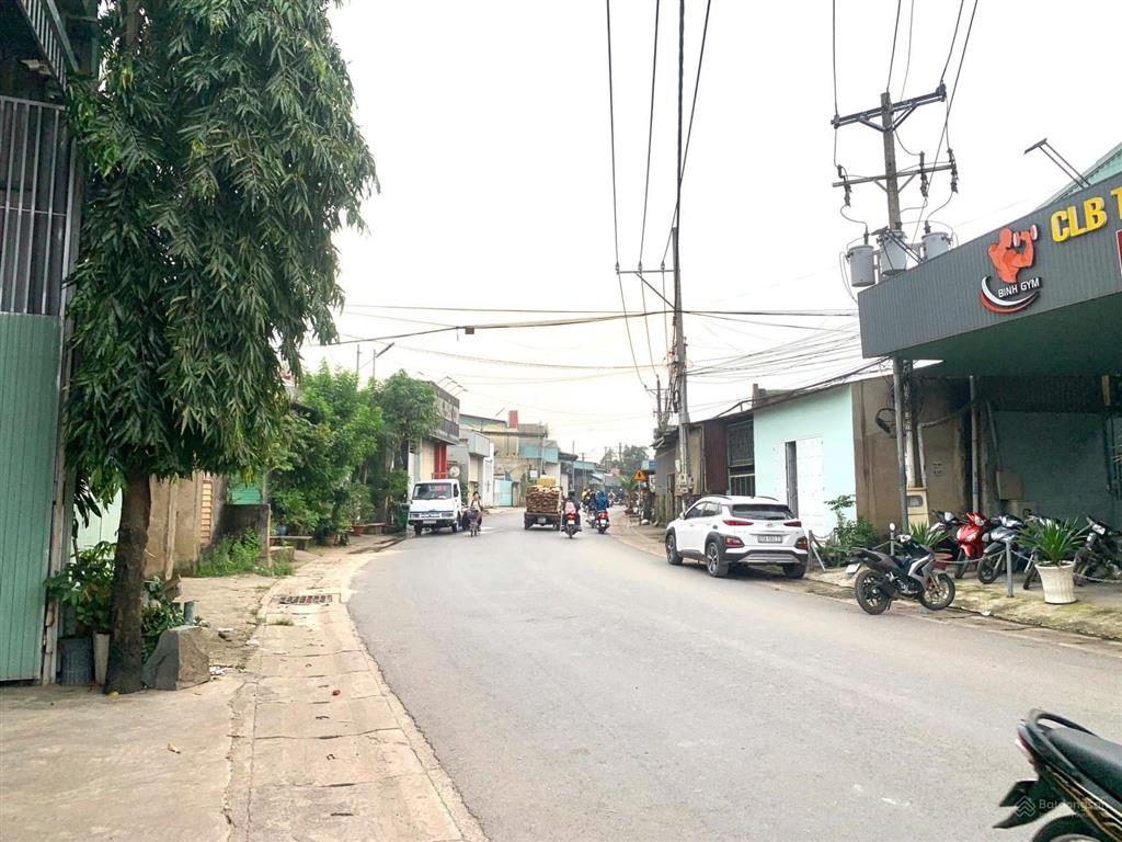 Đất bán tại hẻm lê ngô cát, gần nhà thờ vinh đức, diện tích 71.4m2, giá 1 tỷ 250.  0934 828 ***