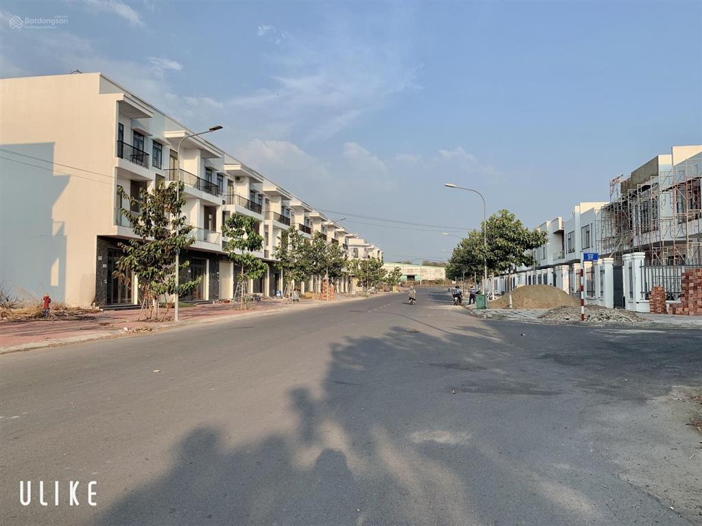 Nhà phố giá ngộp tại khu đô thị bàu xéo  tt. trảng bom, 90m2, giá 2 tỷ 150 triệu.  0934 828 ***