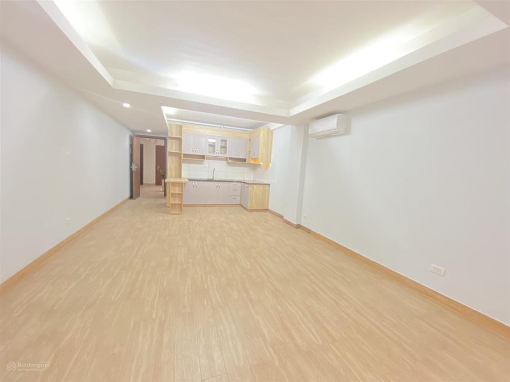 Văn phòng 35m2 view kính đẹp bùi đình túy
