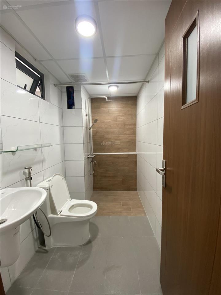 Mặt bằng văn phòng 60m2 gồm 1 trệt 1 lửng ngay bùi đình túy