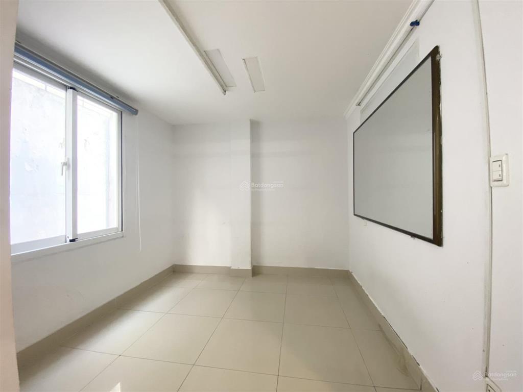 Văn phòng 55m2 ngay khu biệt thự chu văn an phù hợp công ty thiết kế, kiến trúc, it