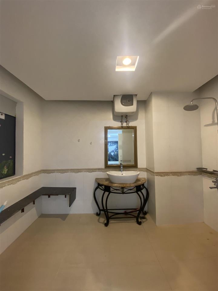 Văn phòng 55m2 ngay khu biệt thự chu văn an phù hợp công ty thiết kế, kiến trúc, it