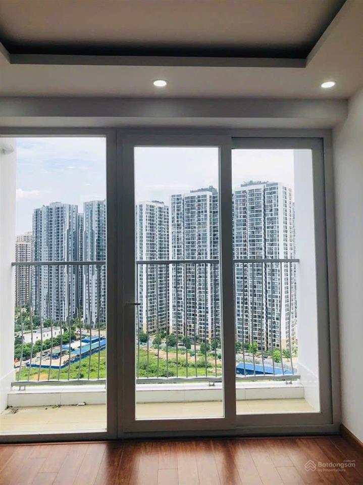 Chính chủ bán căn 2 ngủ tòa gemek 2 chỉ 3,2x tỷ