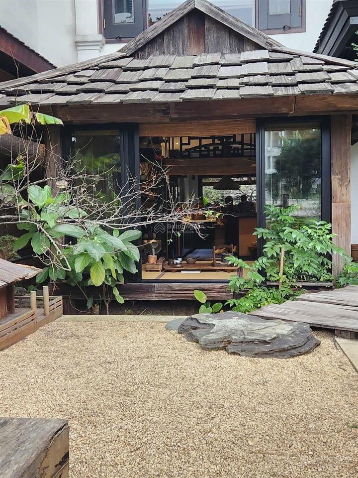 Bán biệt thự ciputra tây hồ khu t3 view sông.  0945 289 ***