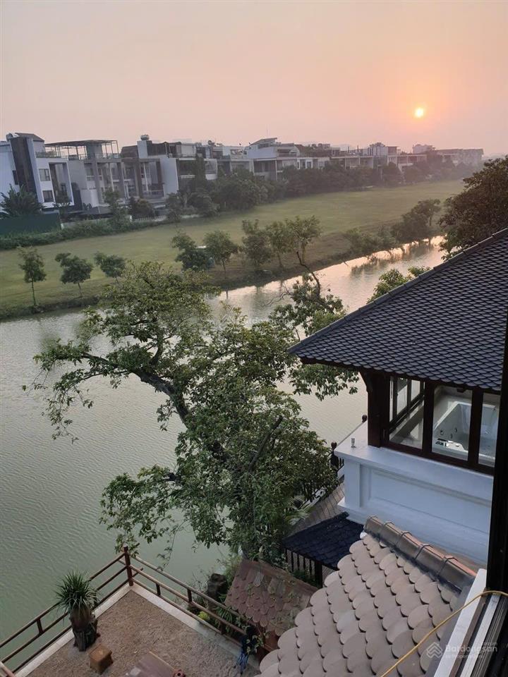 Bán biệt thự ciputra tây hồ khu t3 view sông.  0945 289 ***