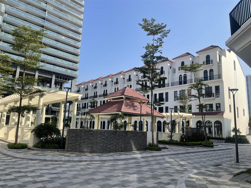 Bán shophouse sunshine golden river ciputra tây hồ.  0945 289 ***