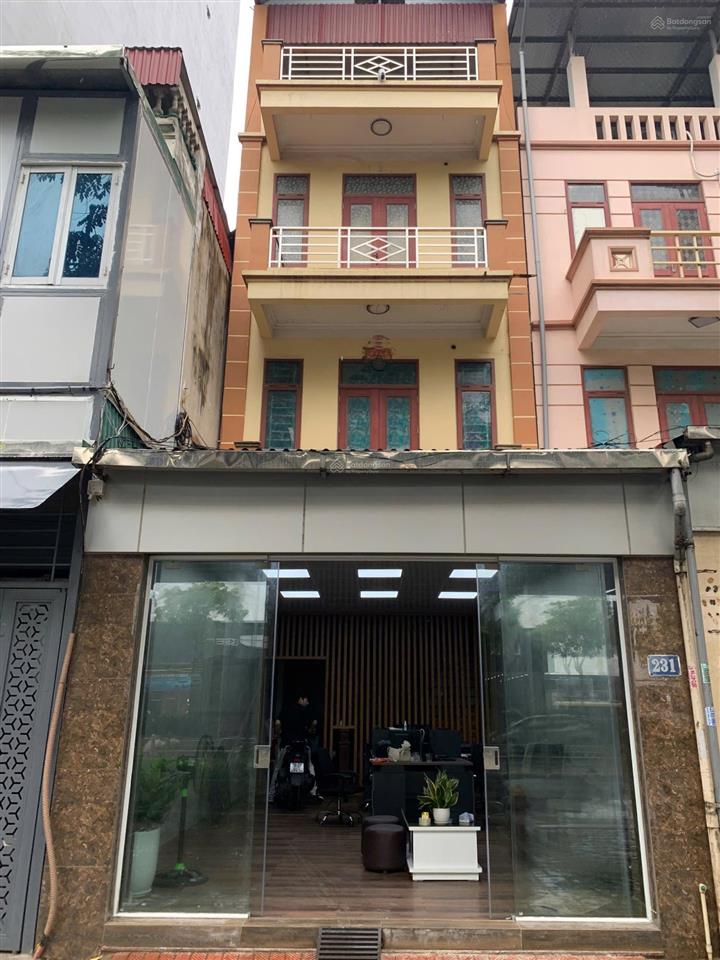 Bán nhà mặt phố phạm văn đồng gần công viên hoà bình.  0945 289 ***