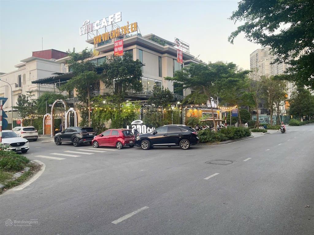 Bán biệt thự đơn lập khu ngoại giao đoàn mặt phố nguyễn xuân khoát.  0945 289 ***