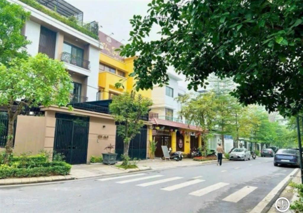 Bán biệt thự đơn lập khu ngoại giao đoàn mặt phố nguyễn xuân khoát.  0945 289 ***
