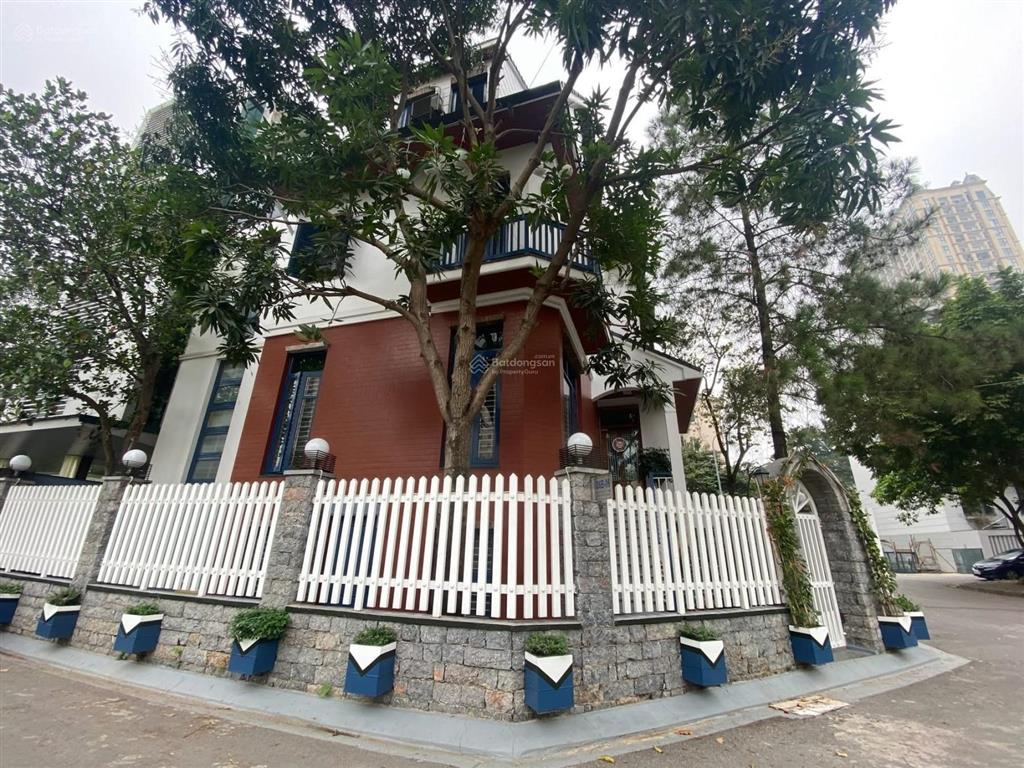 Chính chủ tôi bán biệt thự khu vườn đào tây hồ. nhà hoàn thiện đầy đủ có hầm