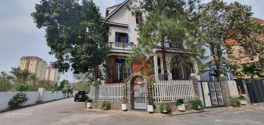 Chính chủ tôi bán biệt thự khu vườn đào tây hồ. nhà hoàn thiện đầy đủ có hầm