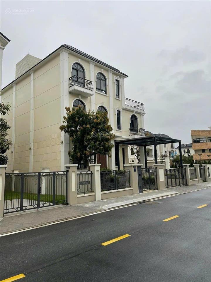 Chủ nhà gửi bán biệt thự đơn lập starlake tây hồ tây 320m, thiết kế 3 nổi 1 hầm. giá tốt