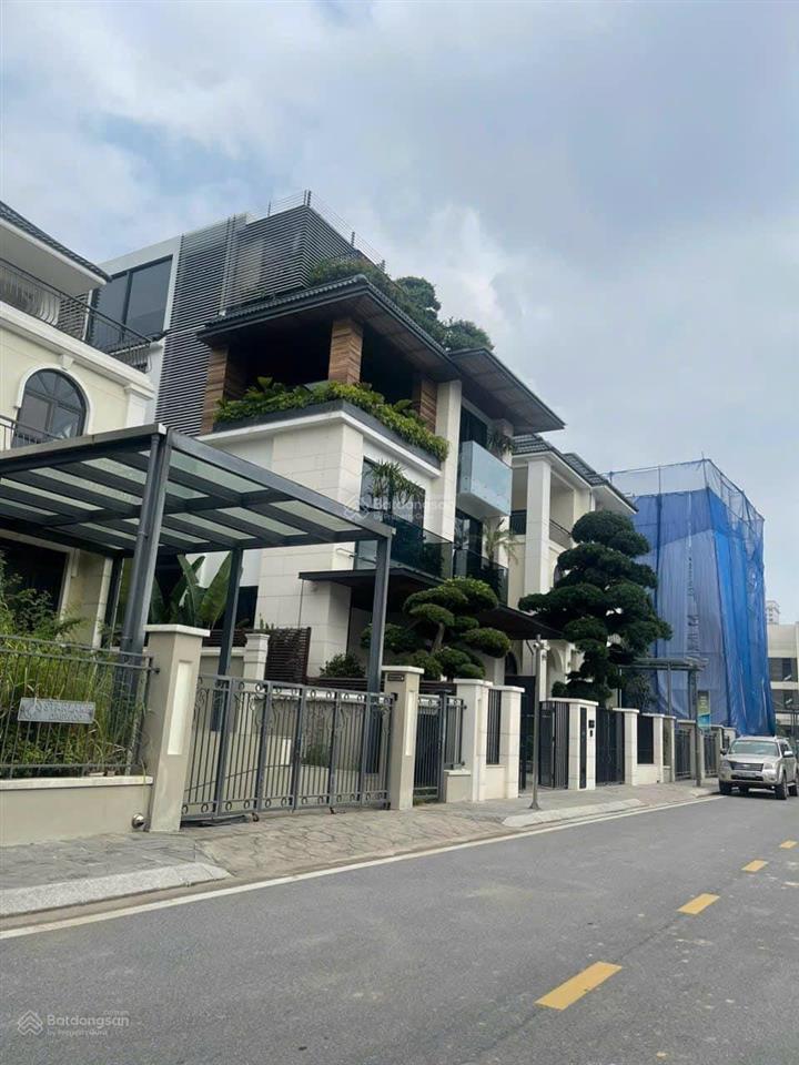 Chủ nhà gửi bán biệt thự đơn lập starlake tây hồ tây 320m, thiết kế 3 nổi 1 hầm. giá tốt