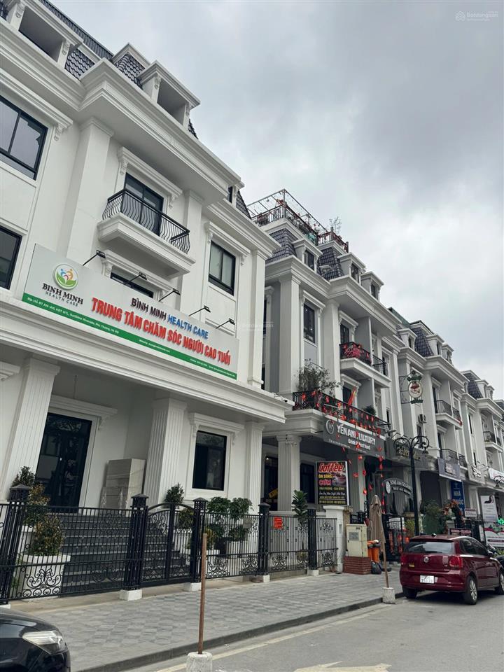 Gia đình cần bán gấp biệt thự ciputra 150m2 3 tầng 1 hầm.  0945 289 ***