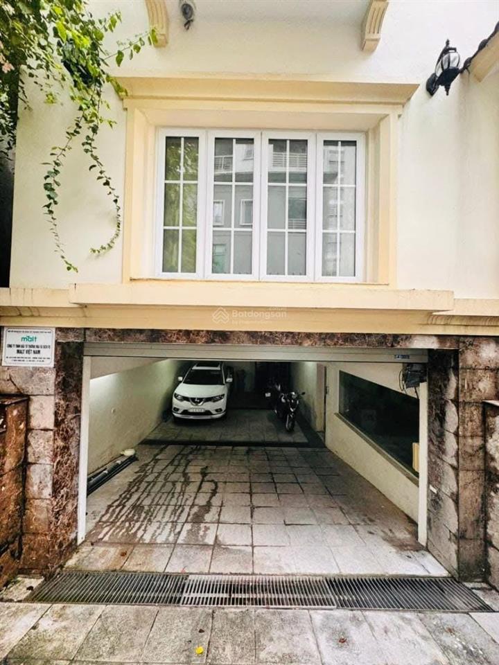 Gia đình cần bán biệt thự lô góc khu đô thị mới cầu giấy  dịch vọng hậu.  0945 289 ***