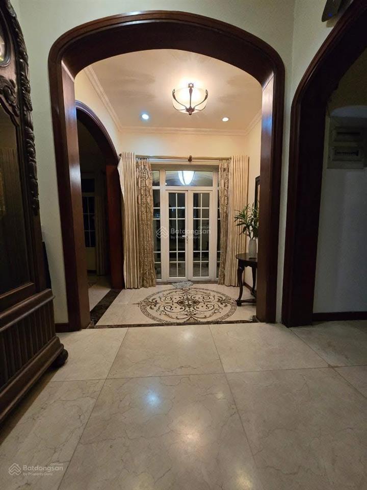 Gia đình cần bán biệt thự lô góc khu đô thị mới cầu giấy  dịch vọng hậu.  0945 289 ***