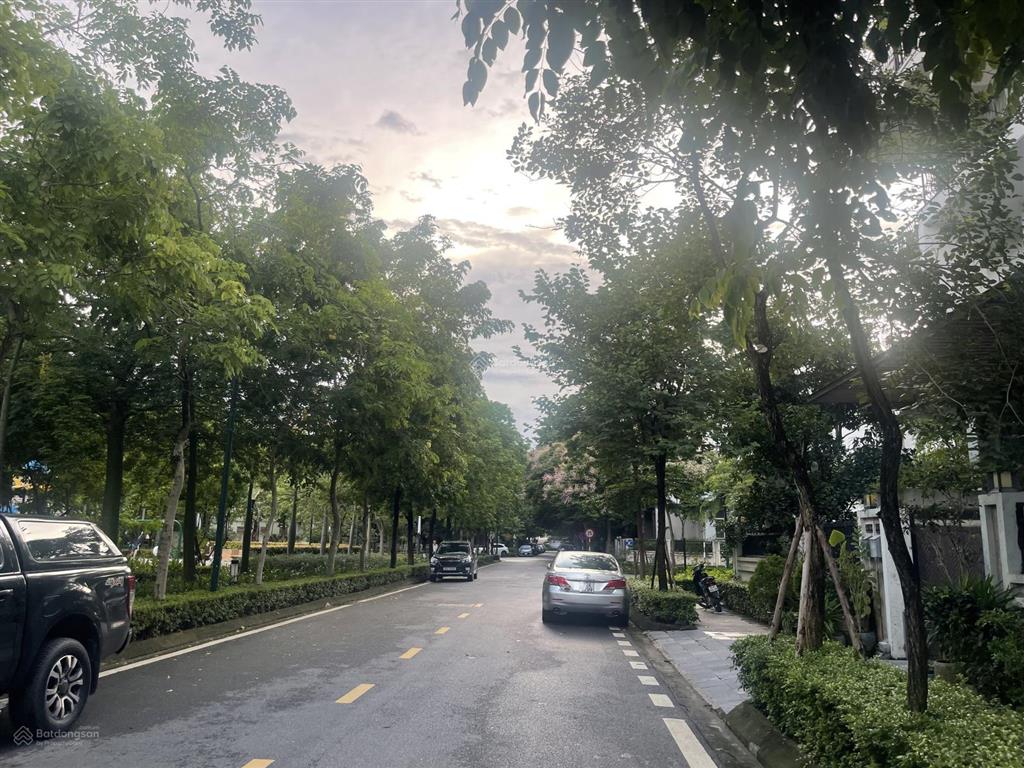 Bán biệt thự song lập khu k ciputra tây hồ.  0945 289 ***