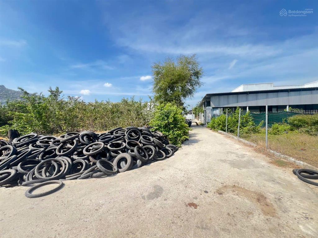 Bán đất lô đất thổ cư 2 mặt tiền đường oto giá chỉ 4,5triệu/m2 cách bãi biển ninh chử 3 phút lái xe