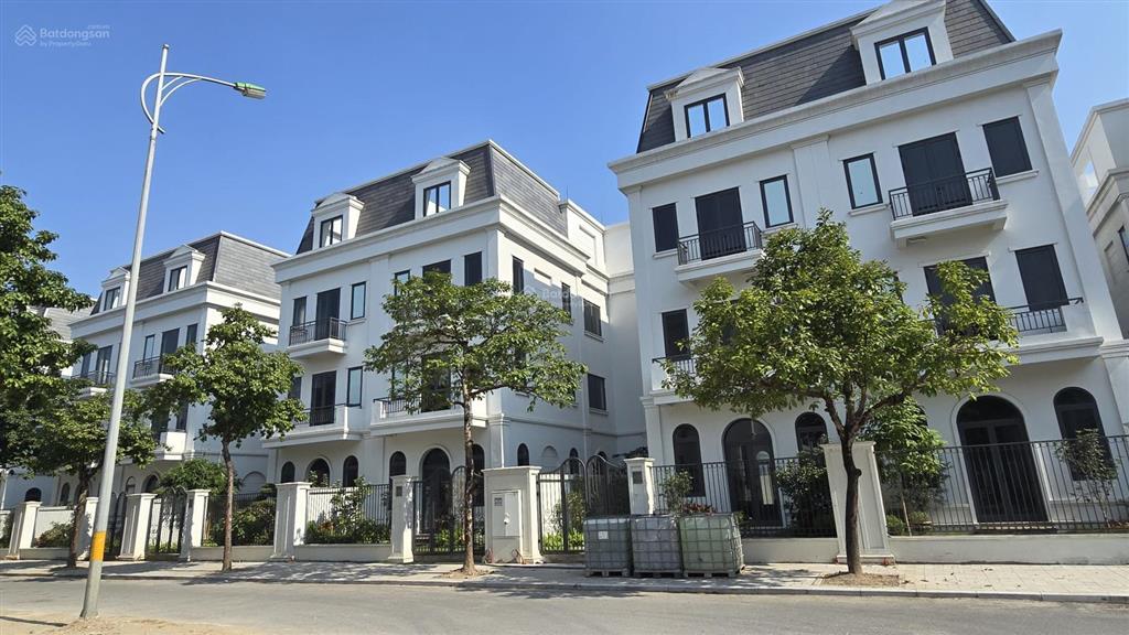 Bán gấp biệt thự tại solasta mansion, đường 21,5m dương nội, hà đông.