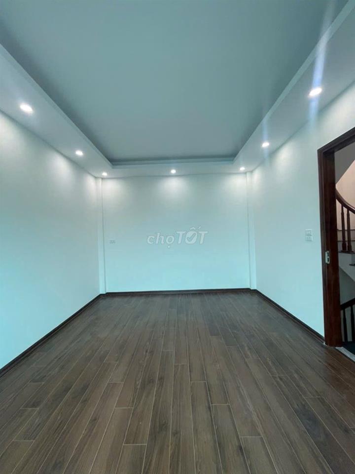 CHỦ NHÀ CẦN CHO THUÊ NHÀ 5 TẦNG 33M2  ĐÔNG MAI , GIÁ 7TR/1 THÁNG