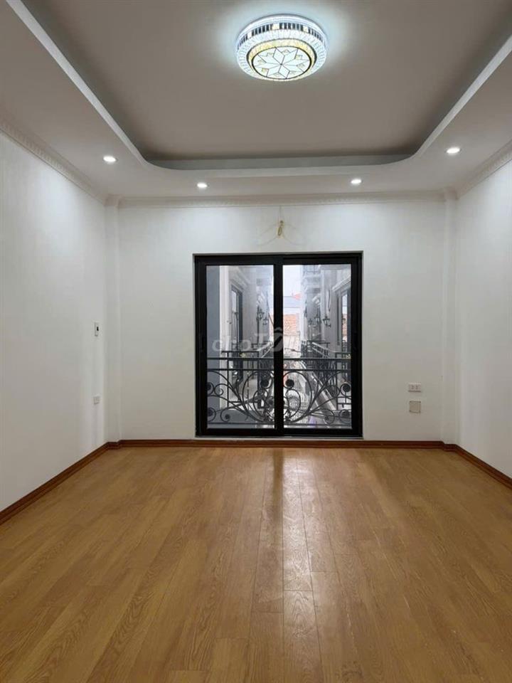 Cho thuê 1 căn nhà xây mới 5 tầng, diện tích 32m2, tổng 3 phòng ngủ,