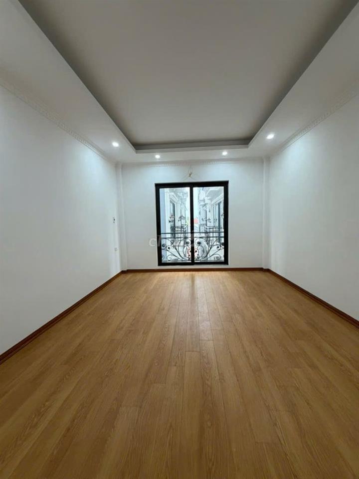 Cho thuê 1 căn nhà xây mới 5 tầng, diện tích 32m2, tổng 3 phòng ngủ,
