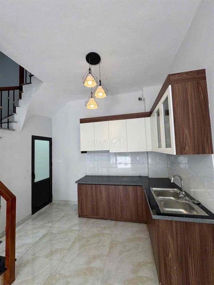 Chính chủ cho thuê nhà gần Đại học TDTT ~1km. Giá 5tr/cả căn.  📍 đường