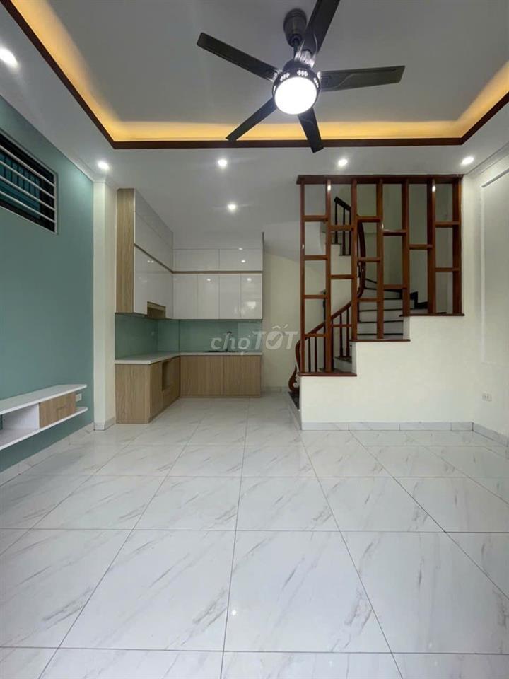 CHÍNH CHỦ CHO THUÊ NHÀ 35M2 LÔ GÓC OTO VÀO CỬA , CÁCH QUỐC GẦN QL6