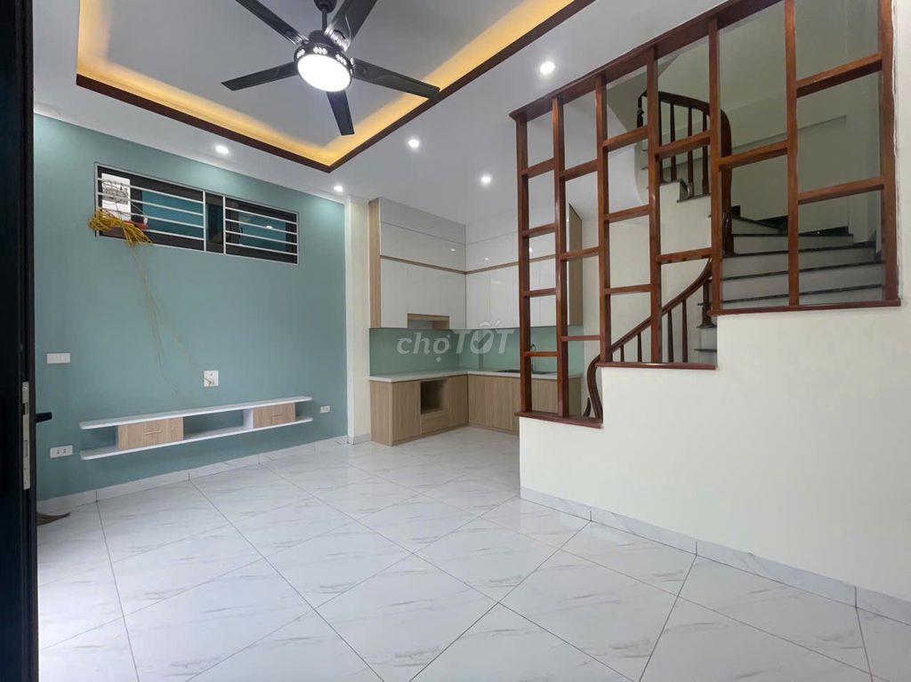 CHÍNH CHỦ CHO THUÊ NHÀ 35M2 LÔ GÓC OTO VÀO CỬA , CÁCH QUỐC GẦN QL6