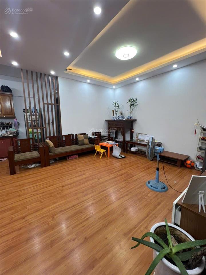 Chủ cần bán gấp căn hộ 2pn 2vs tòa 19t kiến hưng, hà đông, sổ đỏ chính chủ, giá chỉ nhỉnh 3 tỷ.