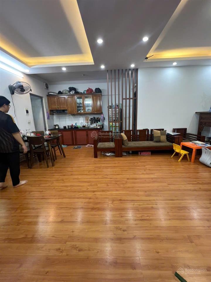 Chủ cần bán gấp căn hộ 2pn 2vs tòa 19t kiến hưng, hà đông, sổ đỏ chính chủ, giá chỉ nhỉnh 3 tỷ.