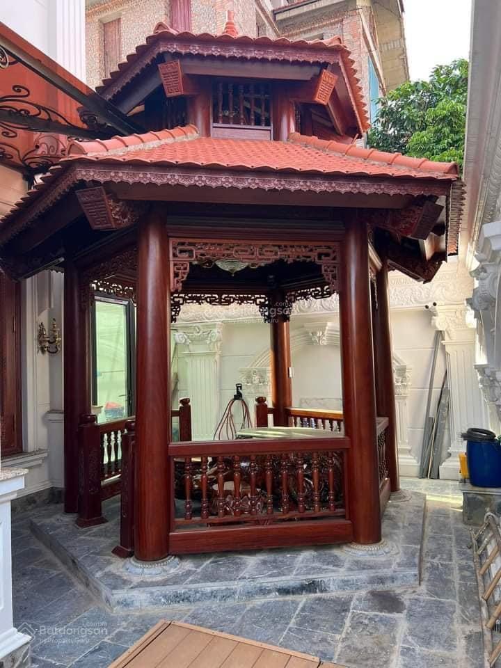Bán siêu biệt thự lô góc 306m². mặt tiền 30m xây 4 tầng.  0984 042 *** em dũng.