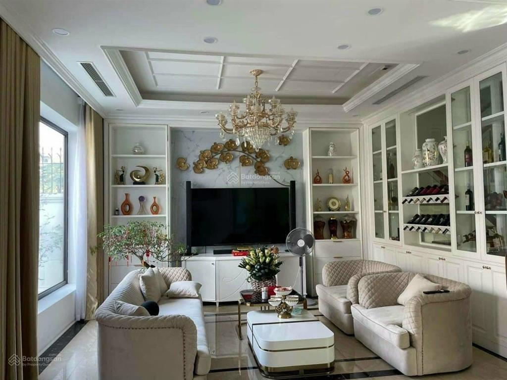 Bán bt 230m2, mt 12m, 4t, sân vườn siêu rộng giá đầu tư chỉ 37 tỷ. giá đầu tư