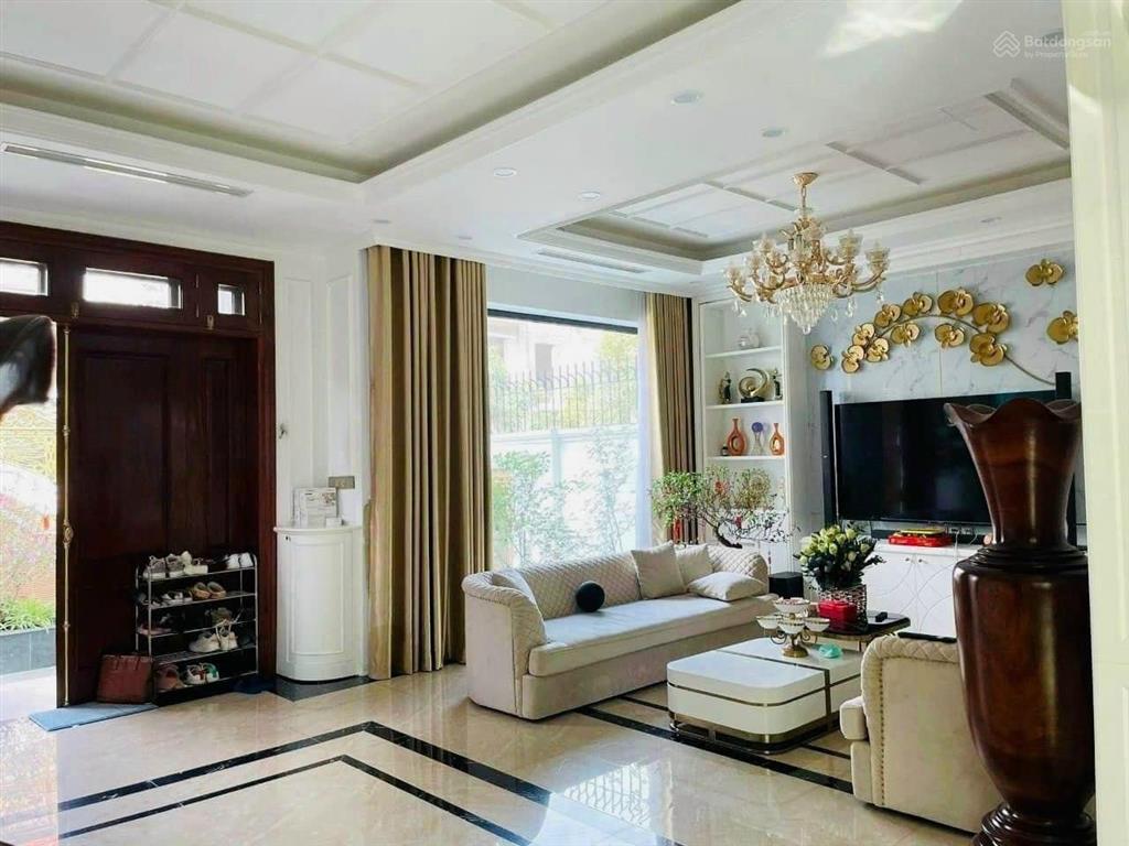 Bán bt 230m2, mt 12m, 4t, sân vườn siêu rộng giá đầu tư chỉ 37 tỷ. giá đầu tư