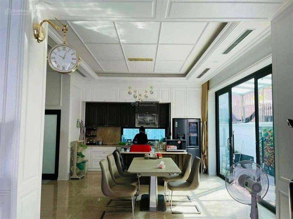 Bán bt 230m2, mt 12m, 4t, sân vườn siêu rộng giá đầu tư chỉ 37 tỷ. giá đầu tư