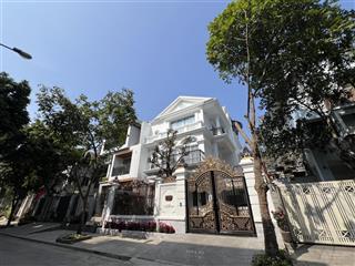 Bán bt 230m2, mt 12m, 4t, sân vườn siêu rộng giá đầu tư chỉ 37 tỷ. giá đầu tư