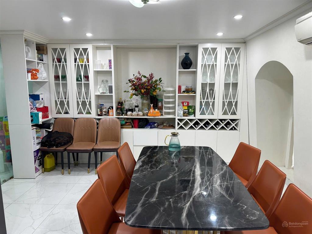 Hiếm có 1 la casta 2 mặt đường lớn dt 84m2, 5 tầng mt 5m. đẹp. chỉ 24 tỷ kinh doanh