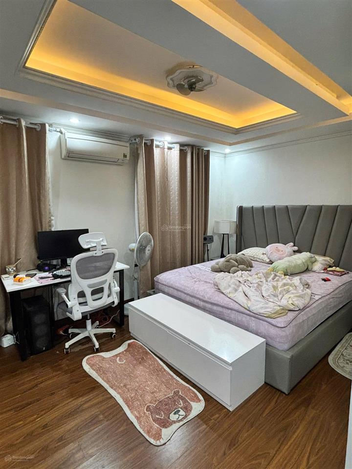 Hiếm có 1 la casta 2 mặt đường lớn dt 84m2, 5 tầng mt 5m. đẹp. chỉ 24 tỷ kinh doanh