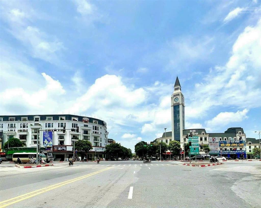 Hiếm có 1 căn xây thô 90m. 4 tầng. gần công viên giá 18tỷ. chủ nhà bán nhanh. hạ giá cho khách.