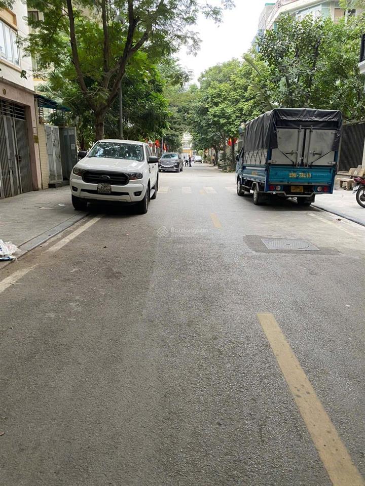 Hiếm có 1 căn xây thô 90m. 4 tầng. gần công viên giá 18tỷ. chủ nhà bán nhanh. hạ giá cho khách.