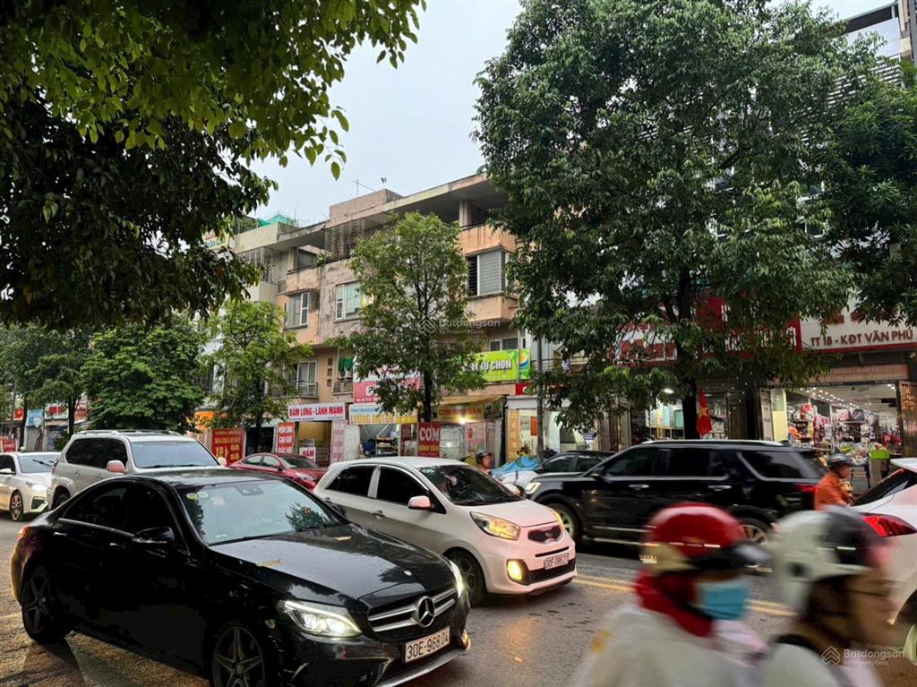 Hiếm có 1 căn xây thô 90m. 4 tầng. gần công viên giá 18tỷ. chủ nhà bán nhanh. hạ giá cho khách.