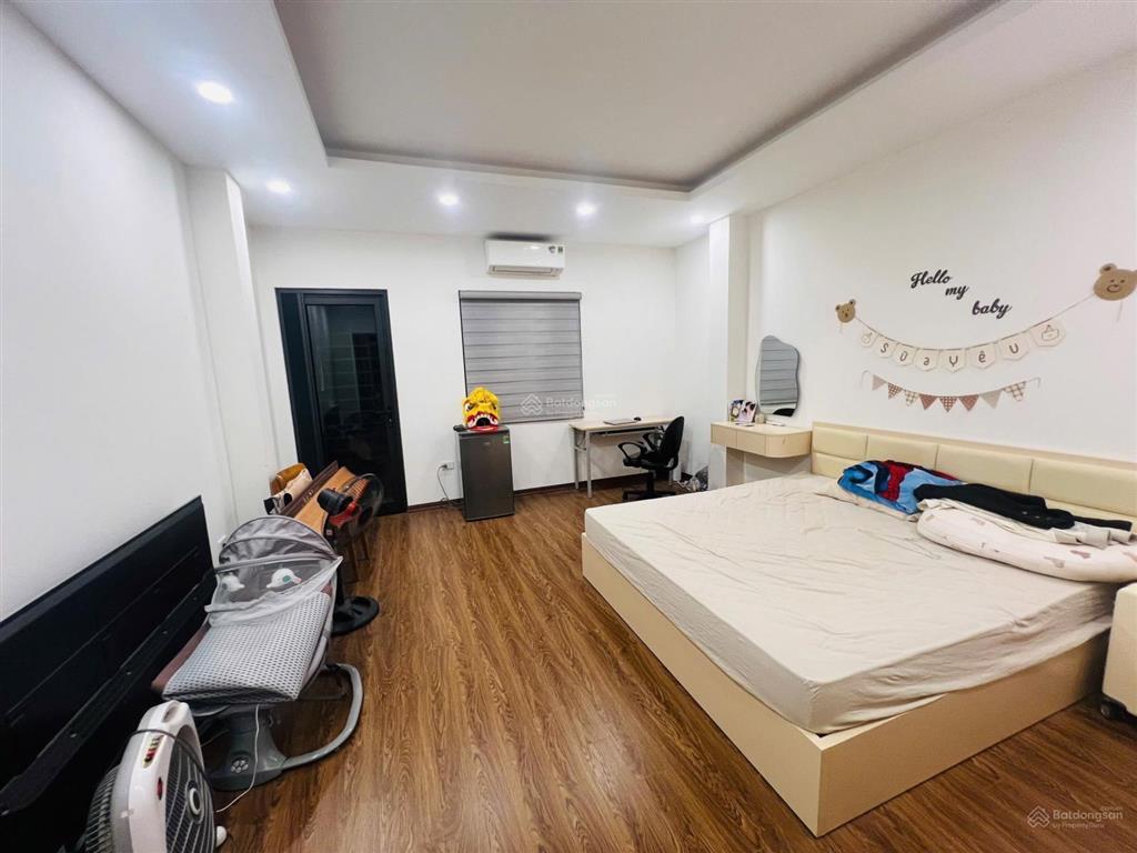 1 căn 90m2 nhà 5 tầng. thang máy. đường 18m ngay trường quốc tế marie curie chỉ 2x tỷ nhỏ