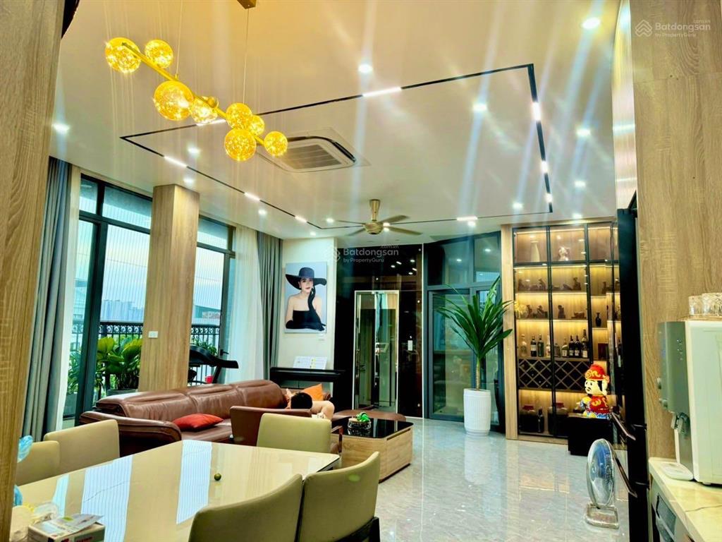La casta 80m2, 5 tầng. mt 5m, có thang máy. 2 mặt đường kinh doanh trước sau. giá chỉ nhỉnh 22 tỷ.