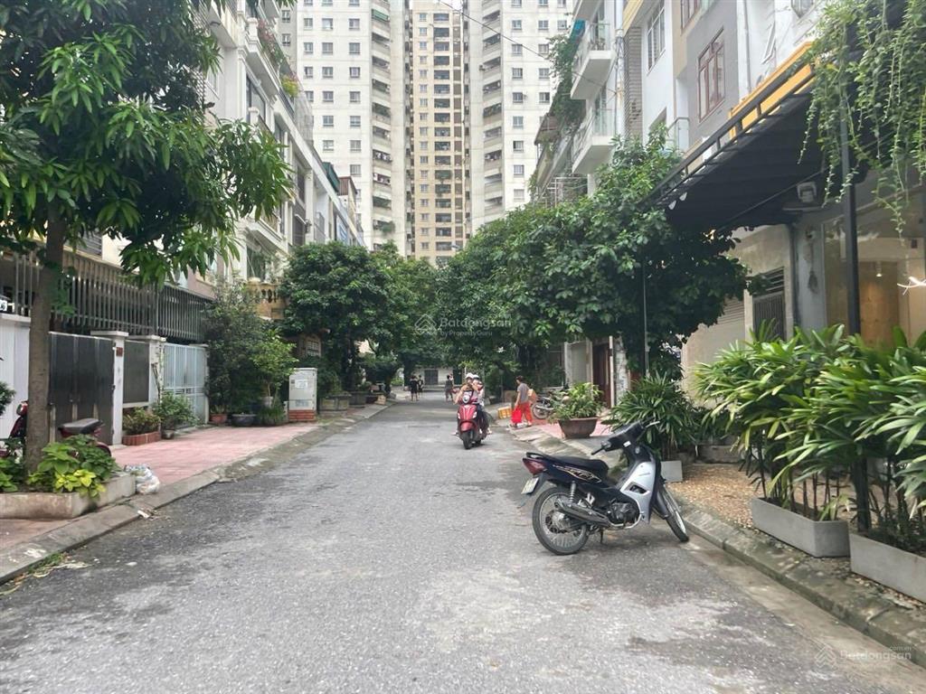 Chính chủ gửi bán lk 82.5m2. 5 tầng, mt 5m. nhà hoàn thiện đẹp như hình. chỉ 19.5 tỷ. giá đầu tư.
