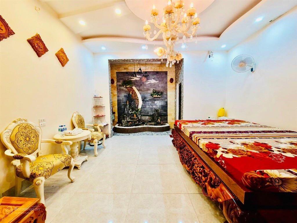 Chính chủ gửi bán lk 82.5m2. 5 tầng, mt 5m. nhà hoàn thiện đẹp như hình. chỉ 19.5 tỷ. giá đầu tư.