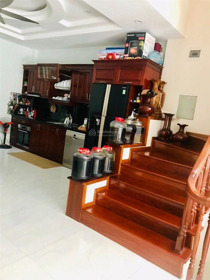 Chính chủ gửi bán lk 82.5m2. 5 tầng, mt 5m. nhà hoàn thiện đẹp như hình. chỉ 19.5 tỷ. giá đầu tư.