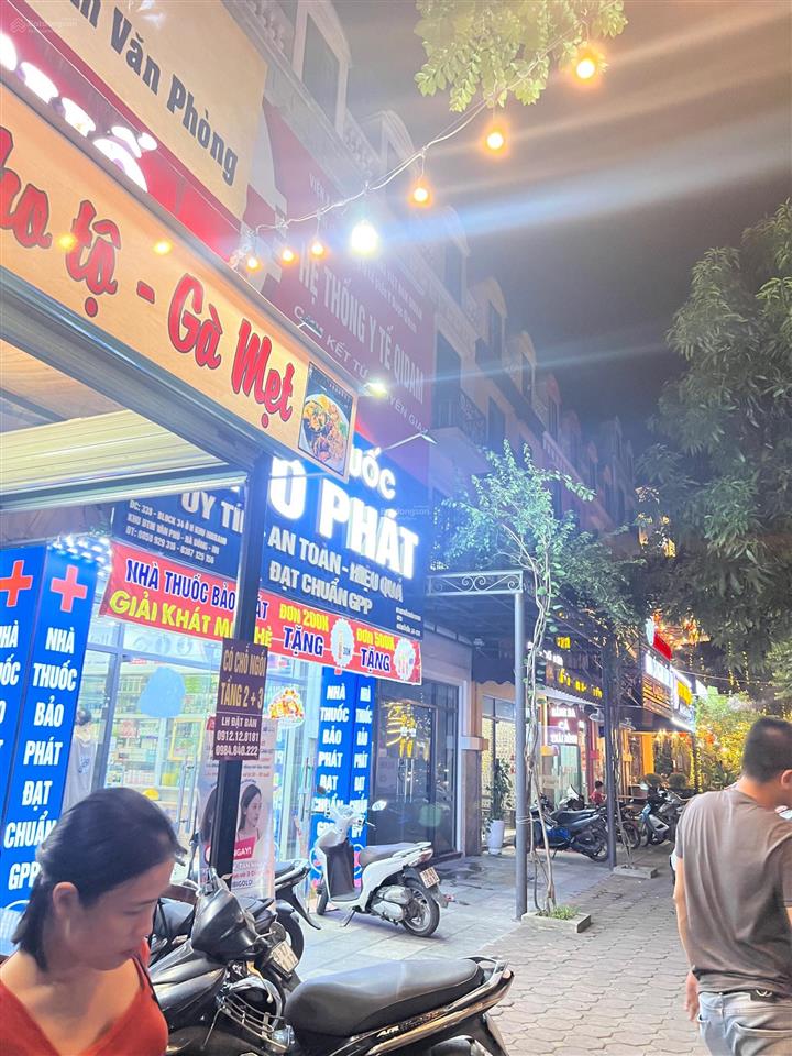 La casta 80m2, 5 tầng. mt 5m, có thang máy. 2 mặt đường kinh doanh trước sau. giá chỉ nhỉnh 22 tỷ.
