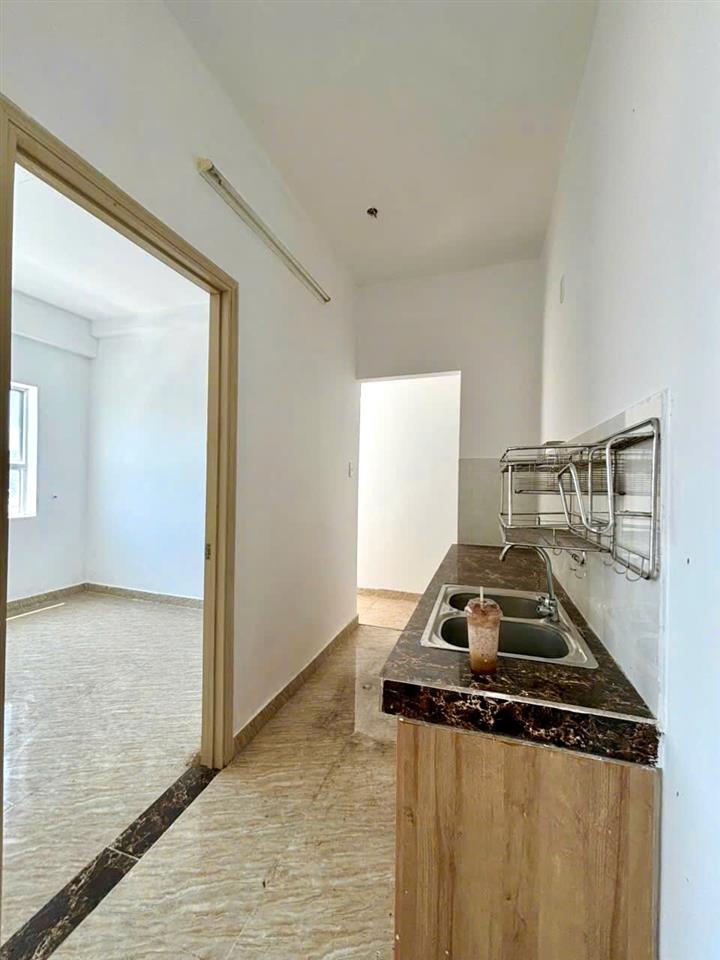 Bán căn hộ view biển  chung cư hoàng quân  bắc nha trang. dt 60m2 có 2 phòng ngủ, 2wc, sổ hồng