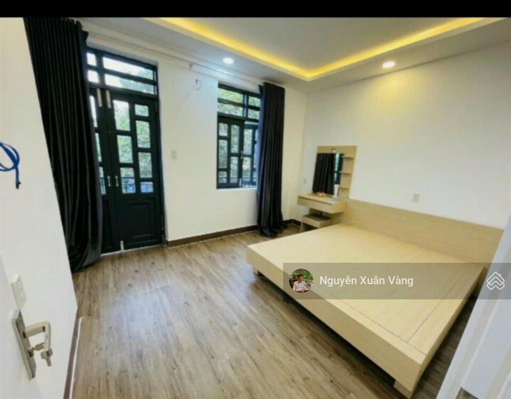 Bán nhà 2 tầng 3tỷ8 ngay trung tâm nha trang. đường 4m ô tô tận nơi, ngang 4,96m sổ đỏ full thổ cư