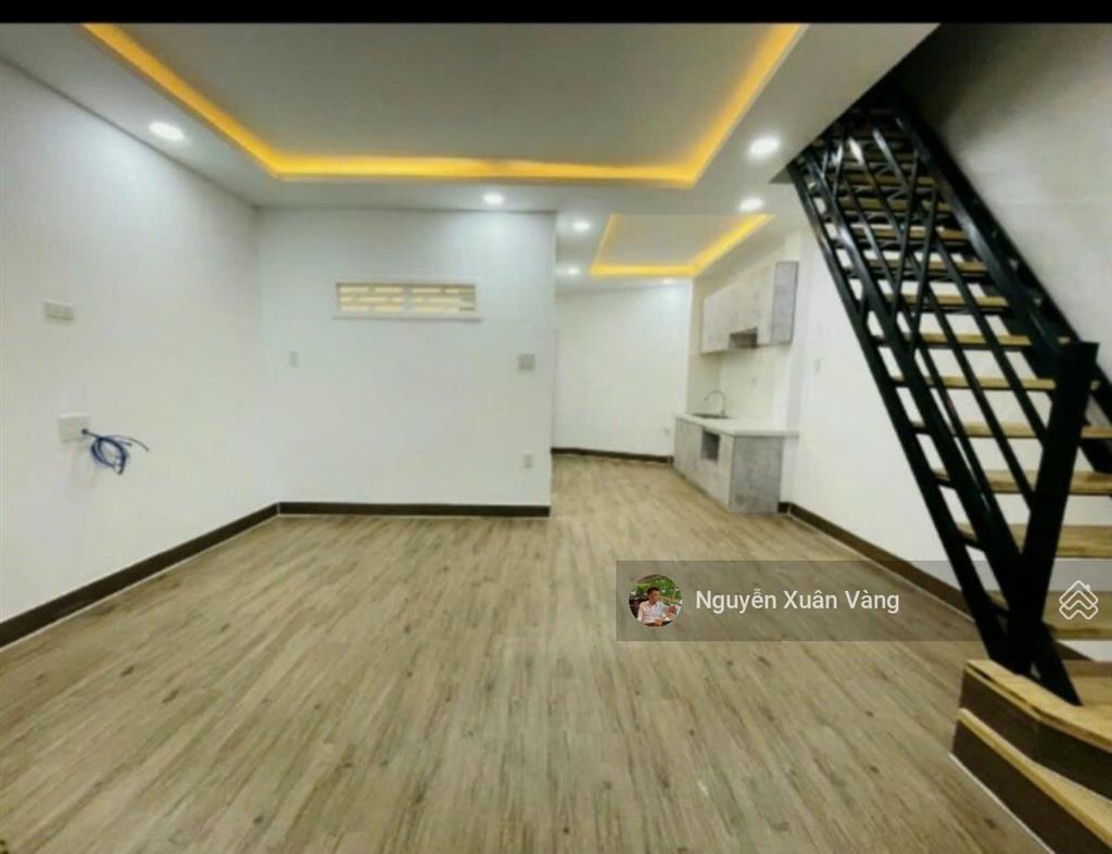 Bán nhà 2 tầng 3tỷ8 ngay trung tâm nha trang. đường 4m ô tô tận nơi, ngang 4,96m sổ đỏ full thổ cư